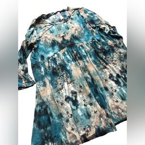 Dazzle Up size medium excellent condition see pics
